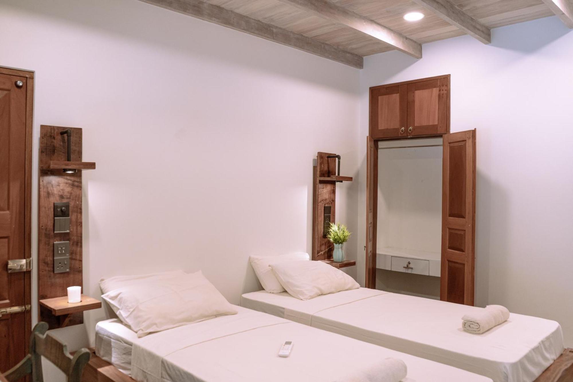 Auberge de jeunesse Locos Hiriketiya à Dikwella Extérieur photo