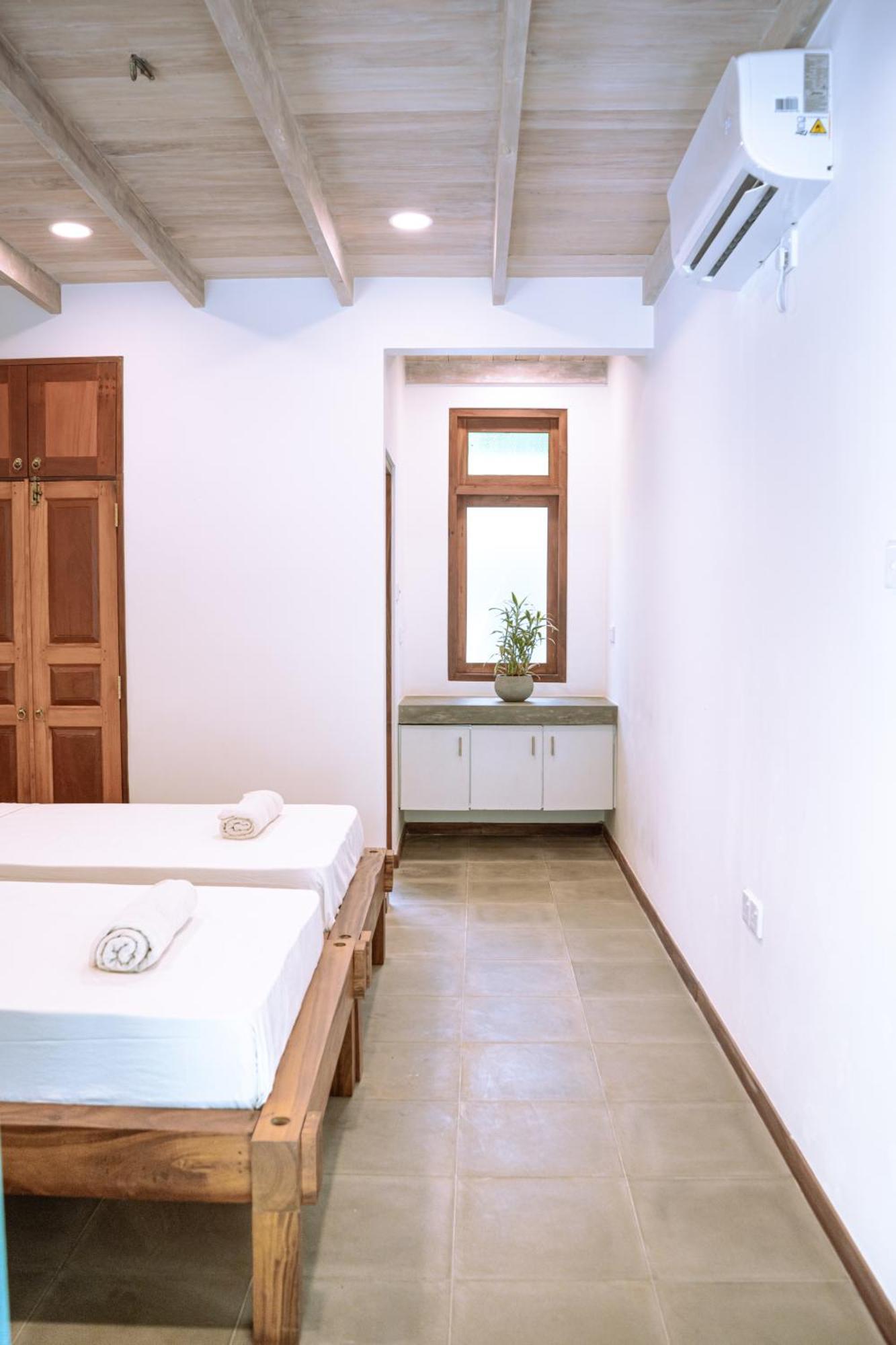 Auberge de jeunesse Locos Hiriketiya à Dikwella Extérieur photo