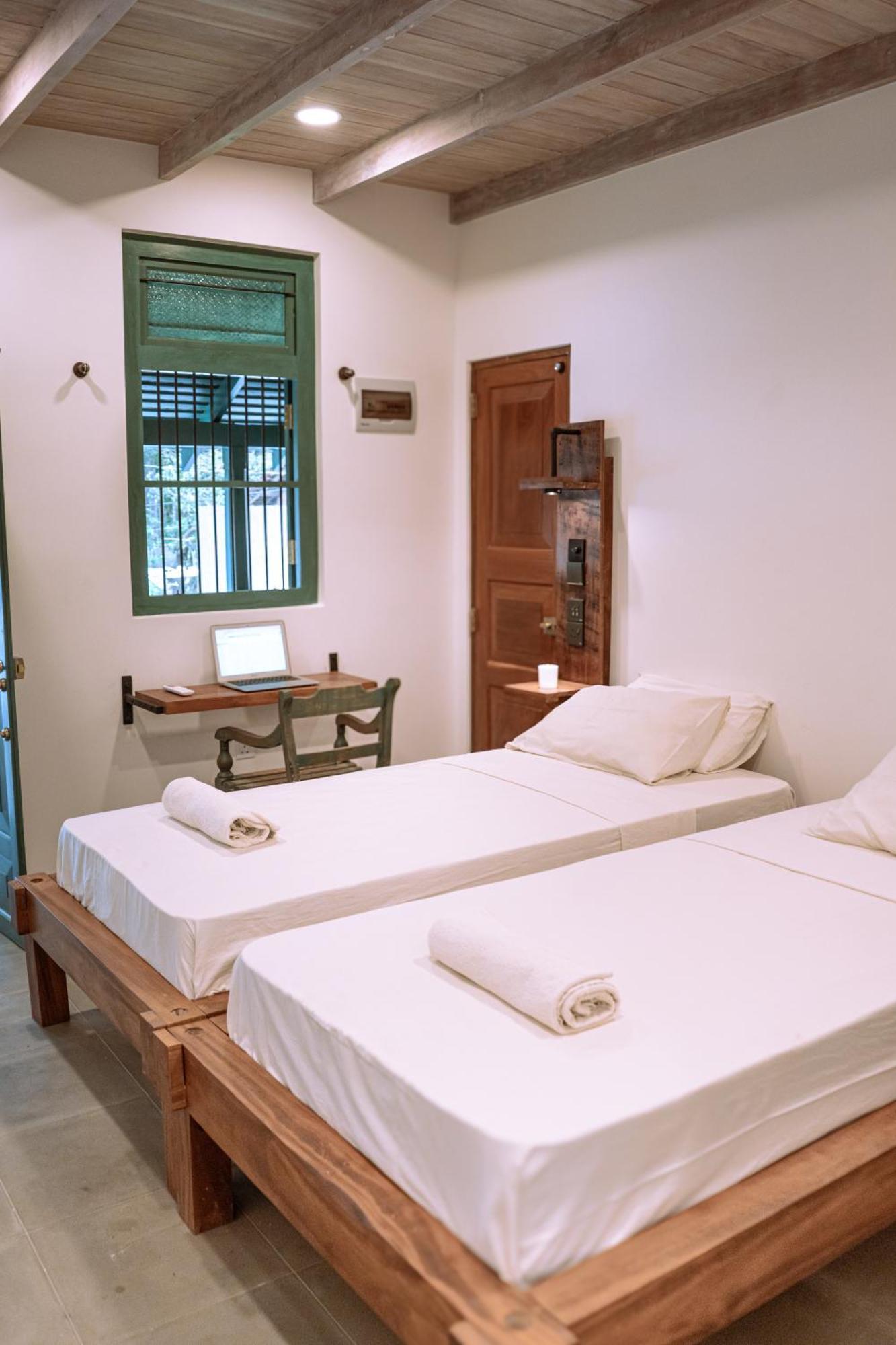 Auberge de jeunesse Locos Hiriketiya à Dikwella Extérieur photo