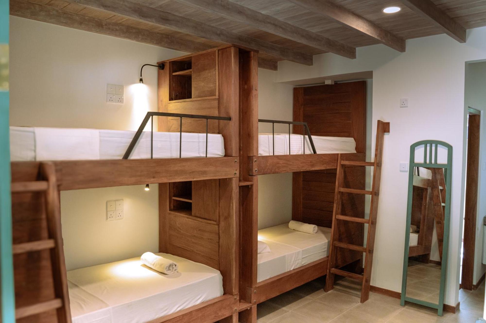 Auberge de jeunesse Locos Hiriketiya à Dikwella Extérieur photo