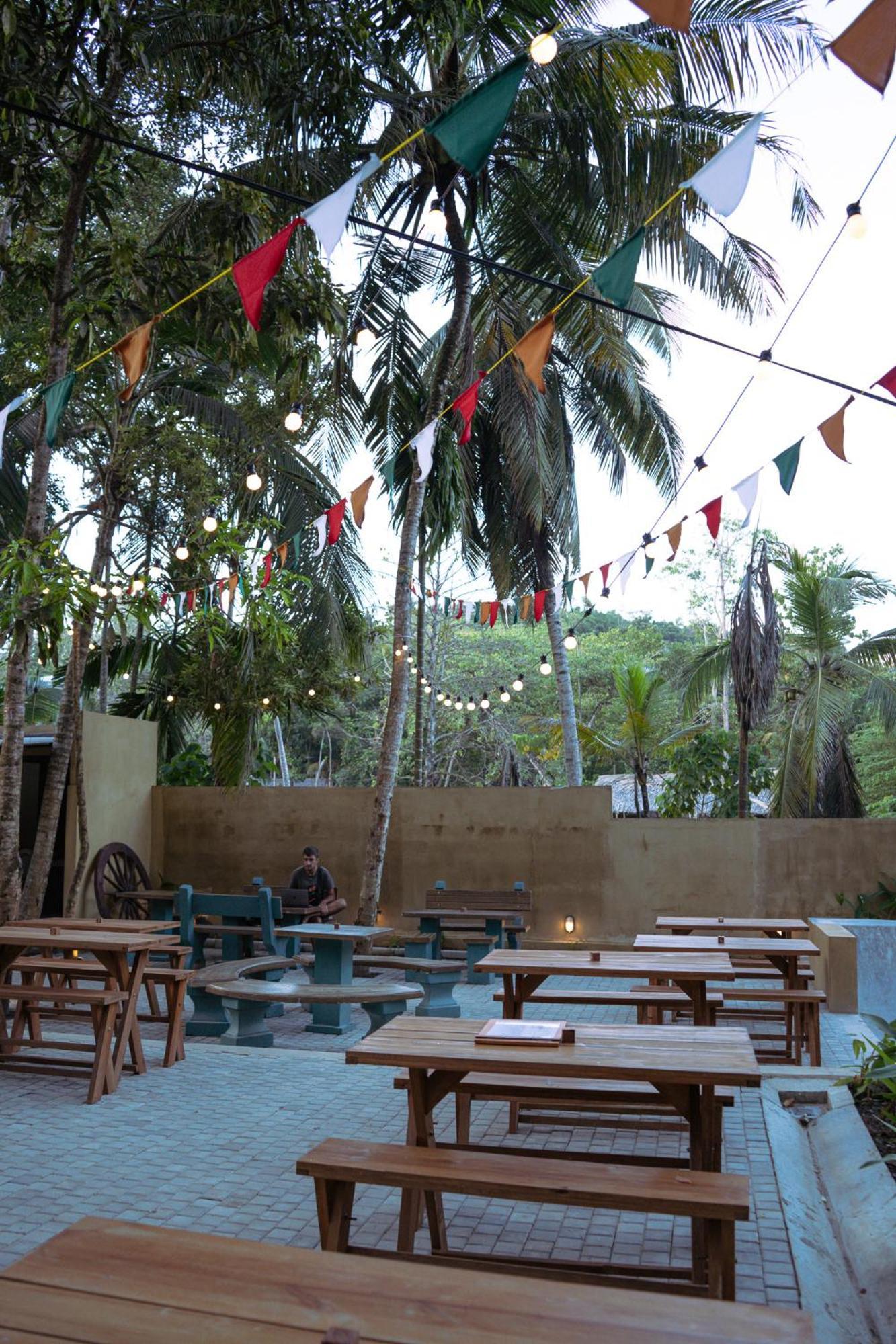 Auberge de jeunesse Locos Hiriketiya à Dikwella Extérieur photo